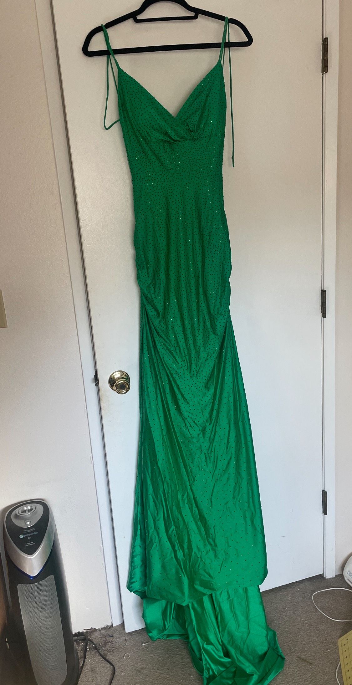 Sherri Hill Size 2 Prom Sequined Emerald Green Floor Length Maxi on Queenly