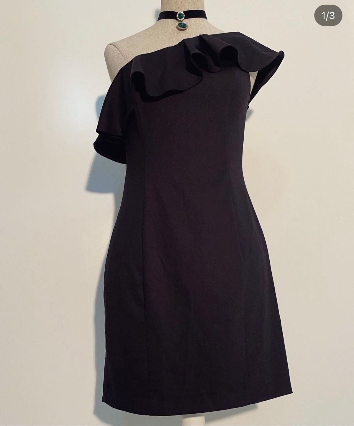 Size S Homecoming One Shoulder Black Cocktail Dress on Queenly