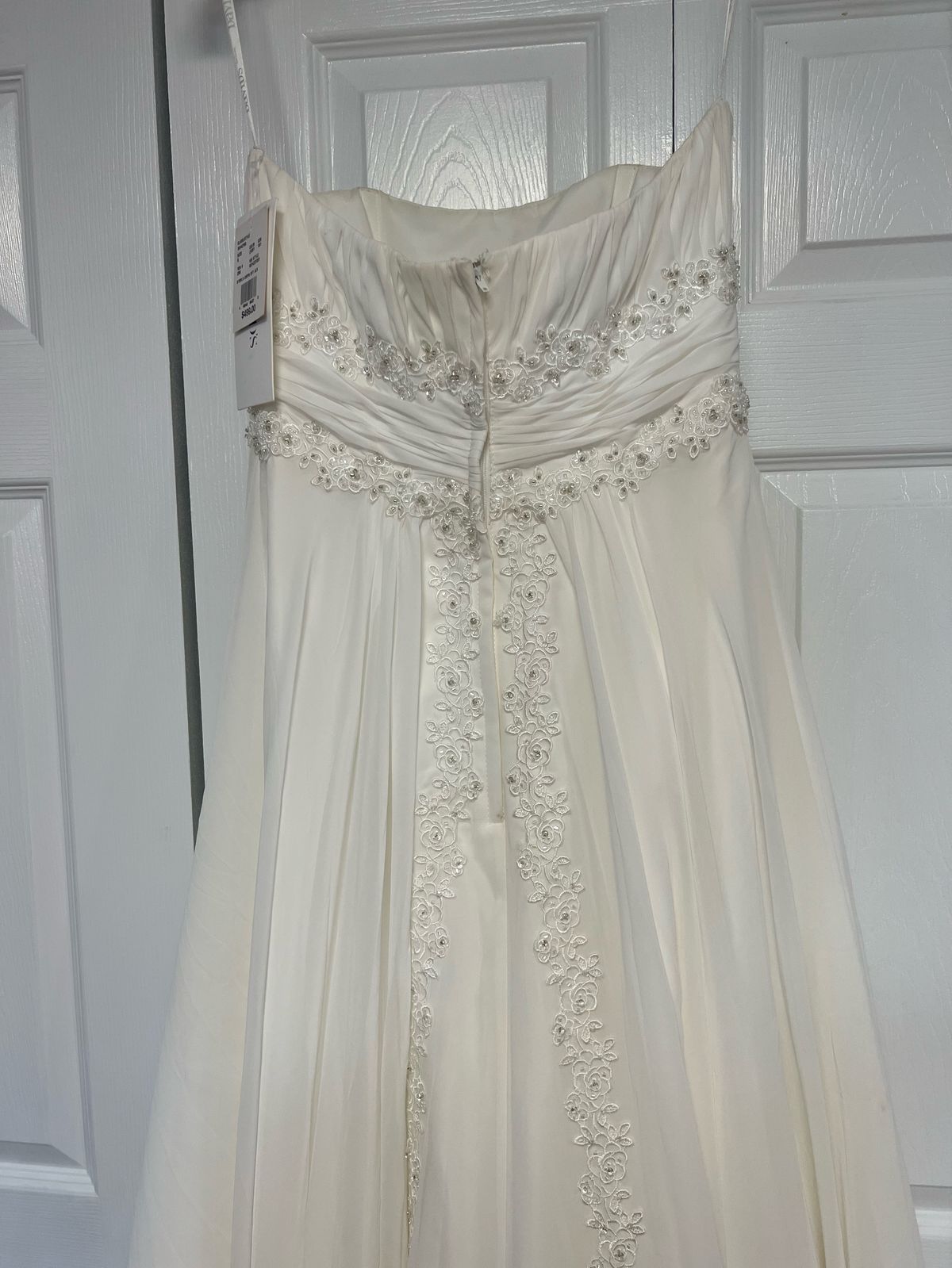 David's Bridal Size 8 Wedding White Dress With Train on Queenly