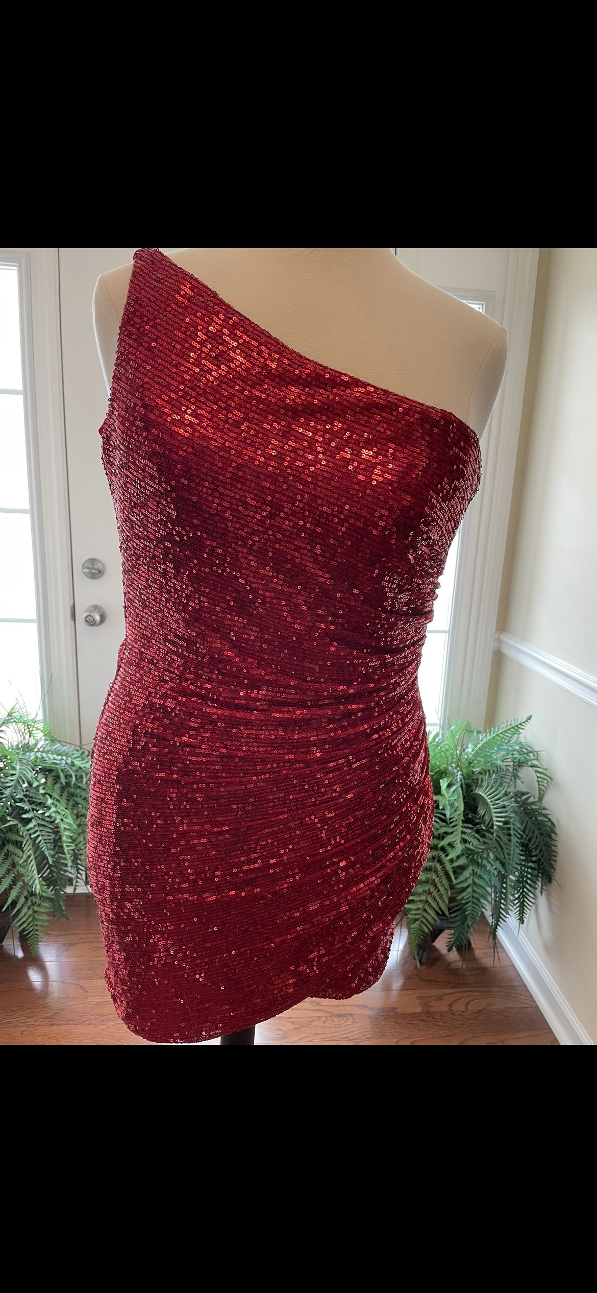 La Femme Size 12 Red Cocktail Dress on Queenly