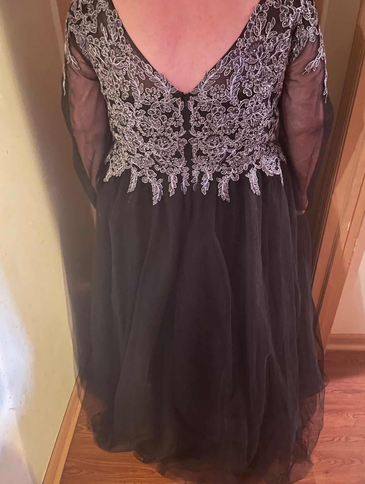 Sydney's Closet Plus Size 26 Prom Black Ball Gown on Queenly