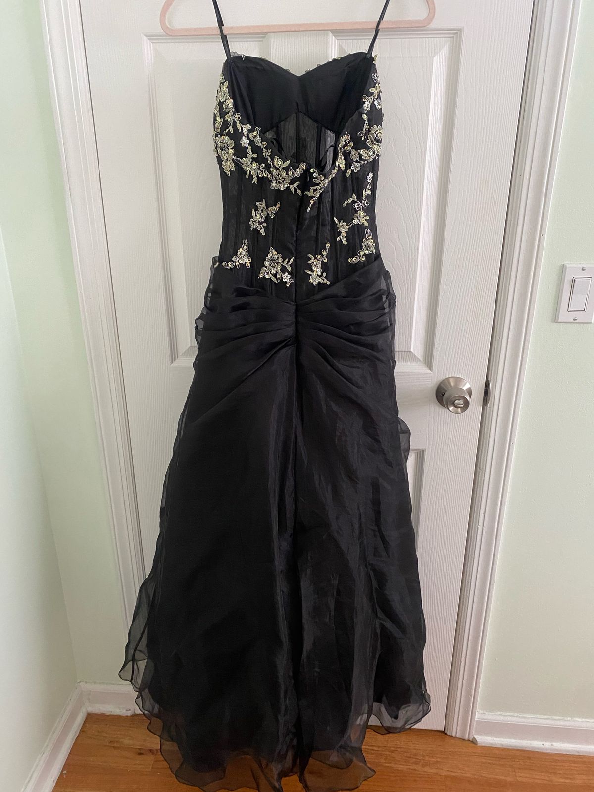 Mon Cheri Size 2 Prom Black Ball Gown on Queenly