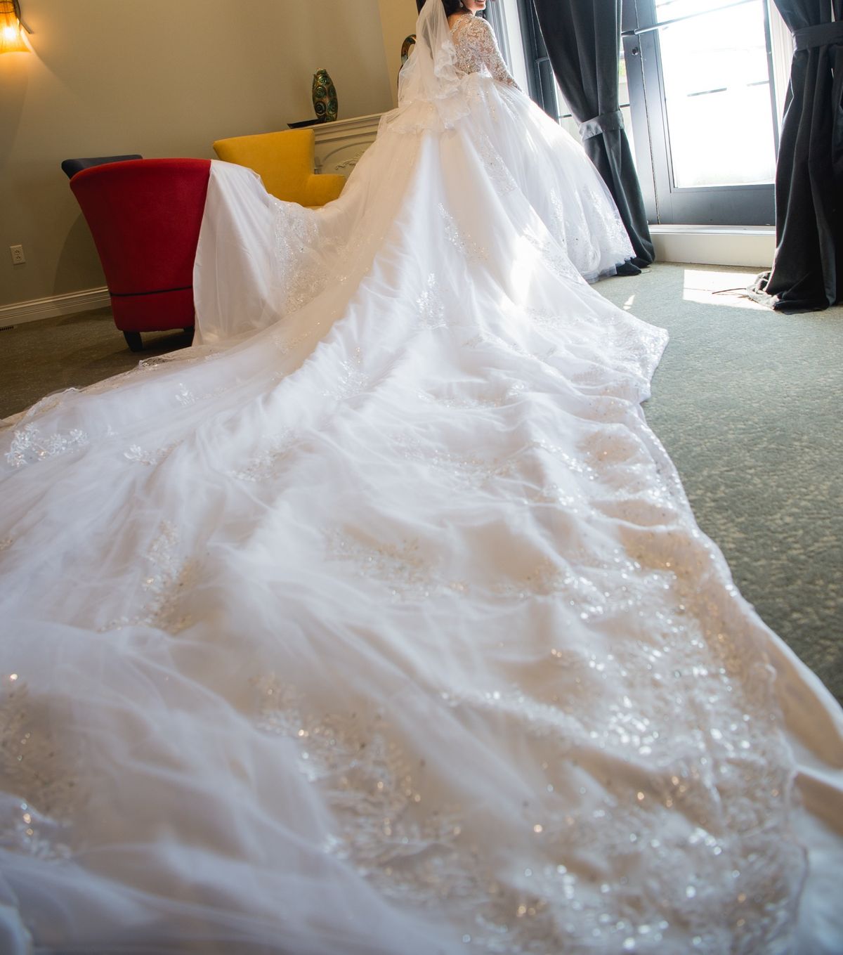 Size M Wedding White Dress With Train on Queenly