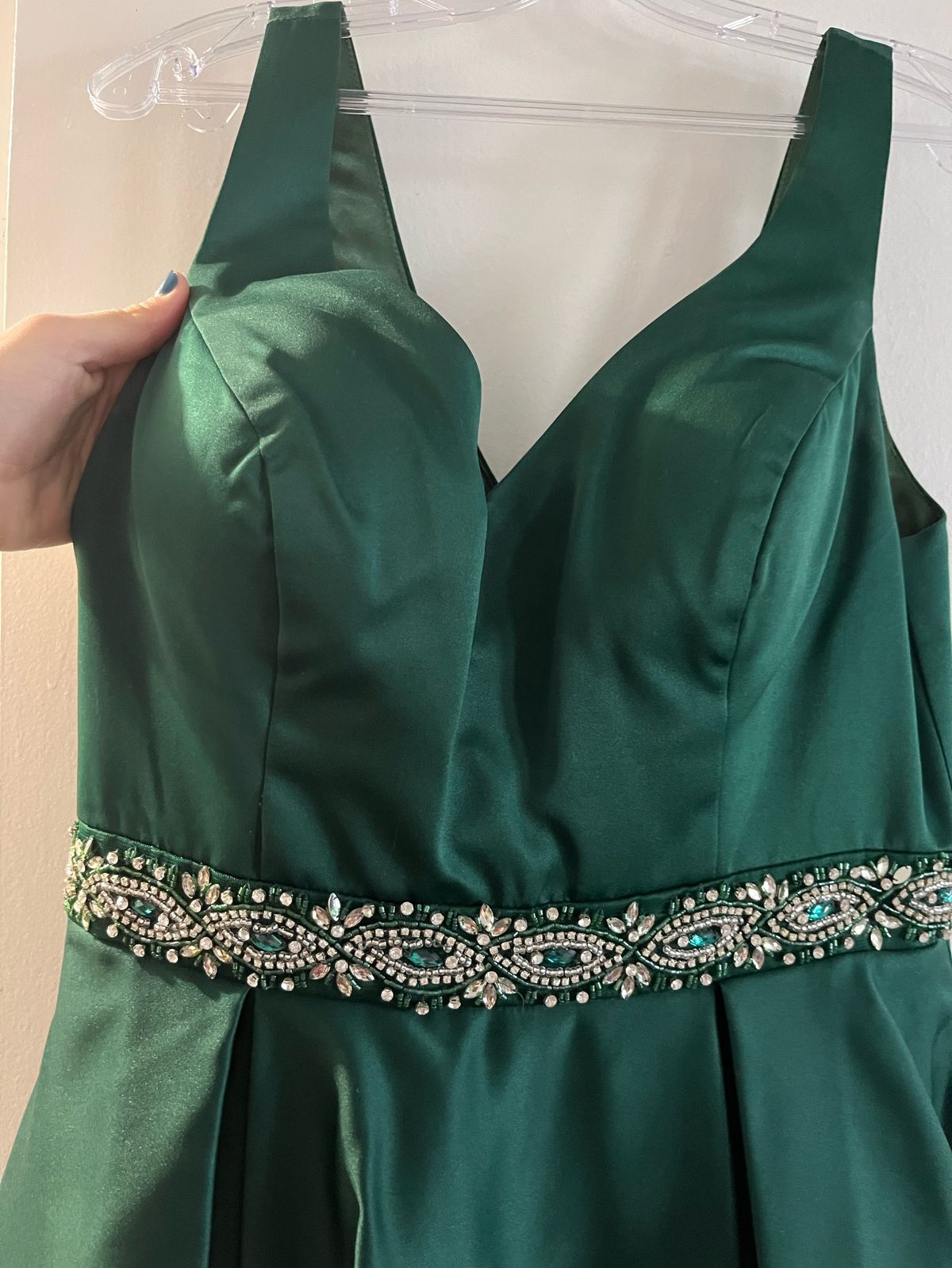 Dave and Johnny Size 10 Prom Green A-line Dress on Queenly
