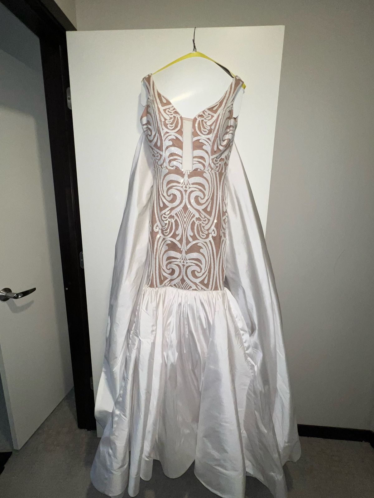 Fernando Wong Size 4 Pageant White Mermaid Dress on Queenly
