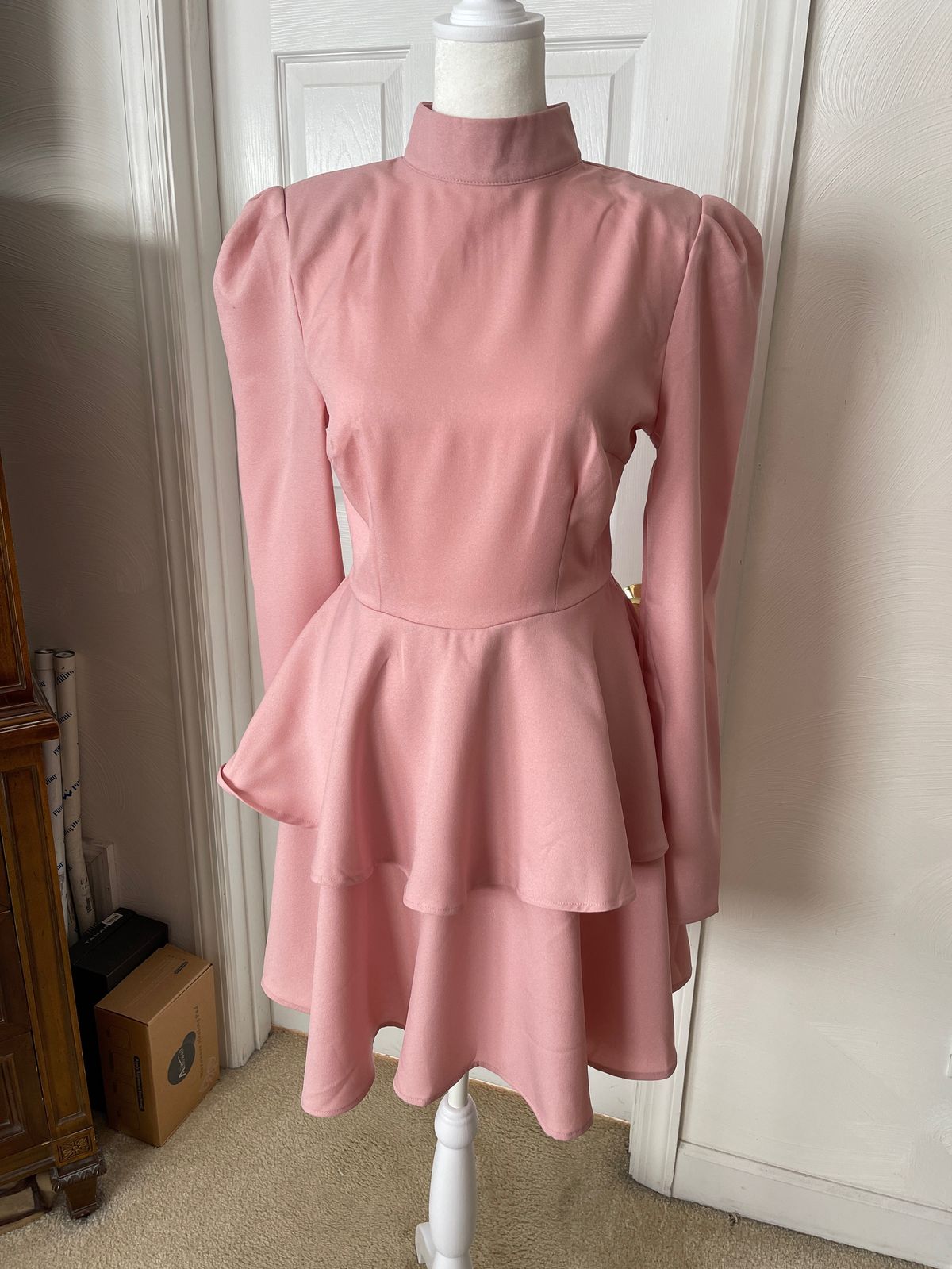 Size 4 Pageant Long Sleeve Pink Cocktail Dress on Queenly