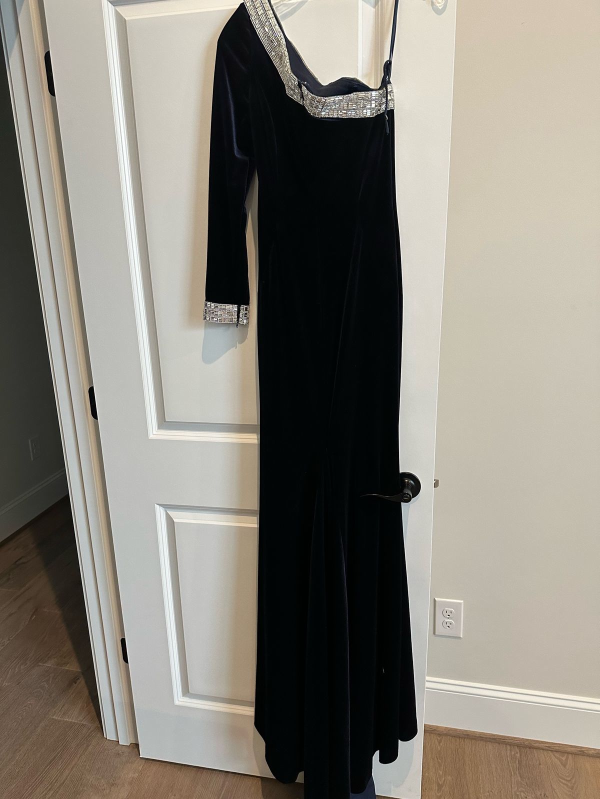 Johnathan Kayne Size 4 One Shoulder Velvet Navy Blue Dress With Train on Queenly