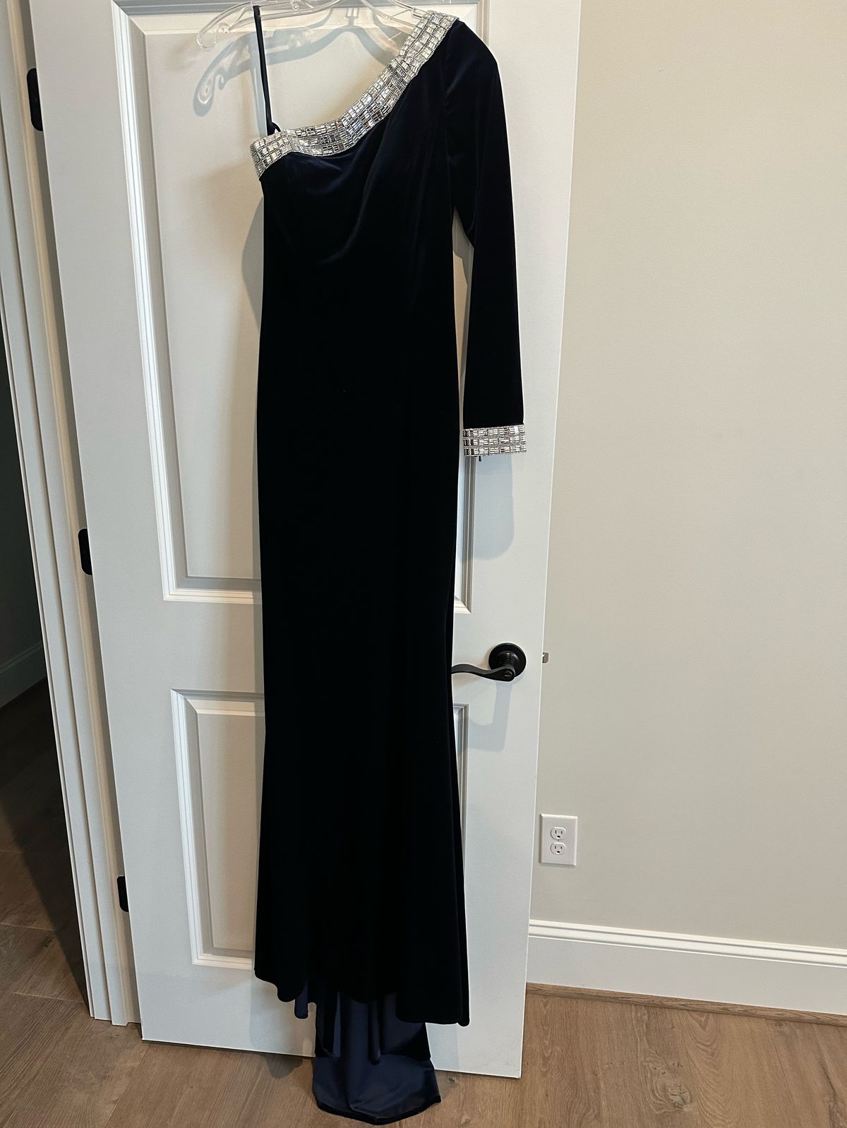 Johnathan Kayne Size 4 One Shoulder Velvet Navy Blue Dress With Train on Queenly