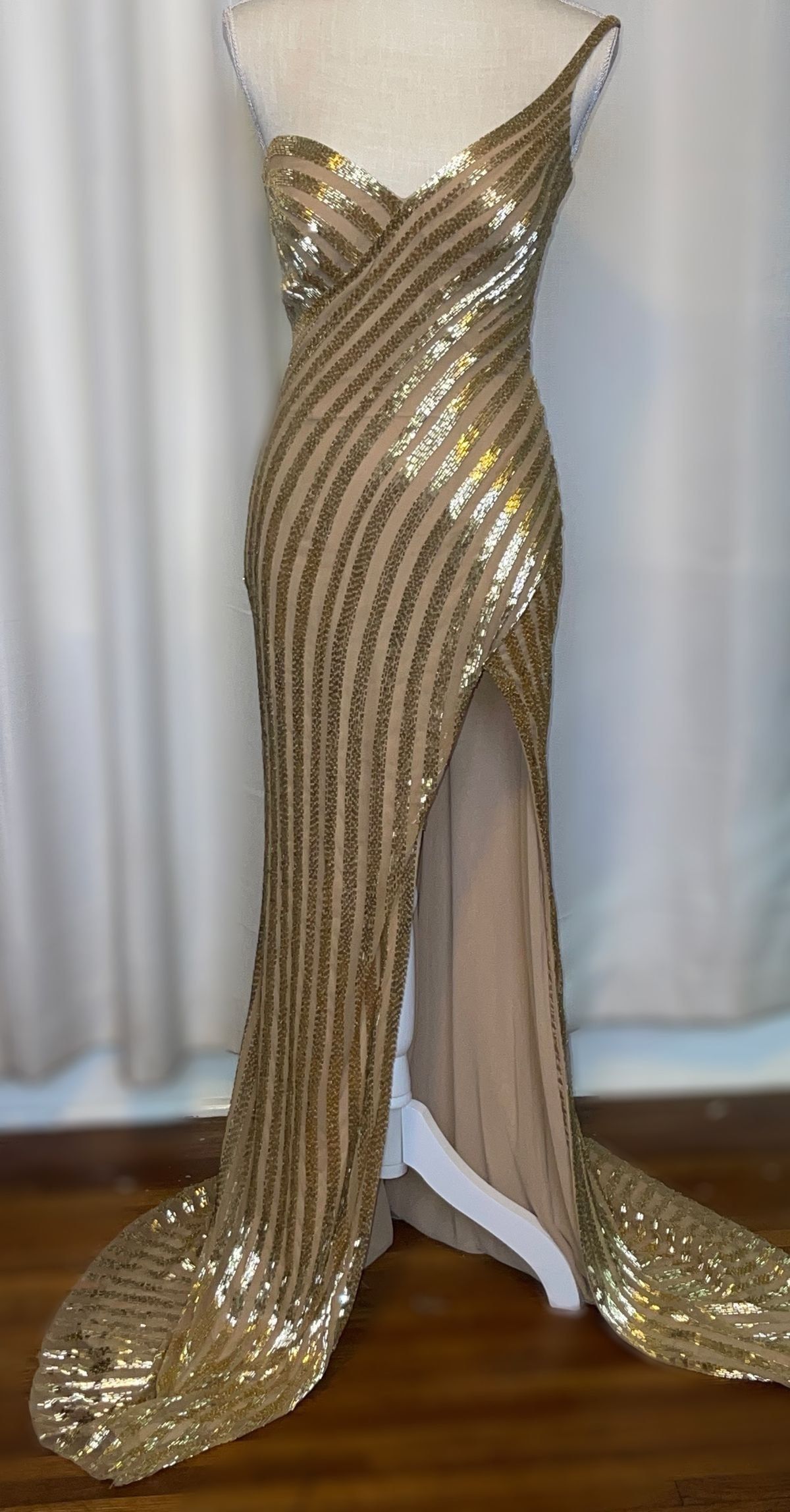Sherri Hill Size 6 Prom One Shoulder Sequined Gold Side Slit Dress on Queenly
