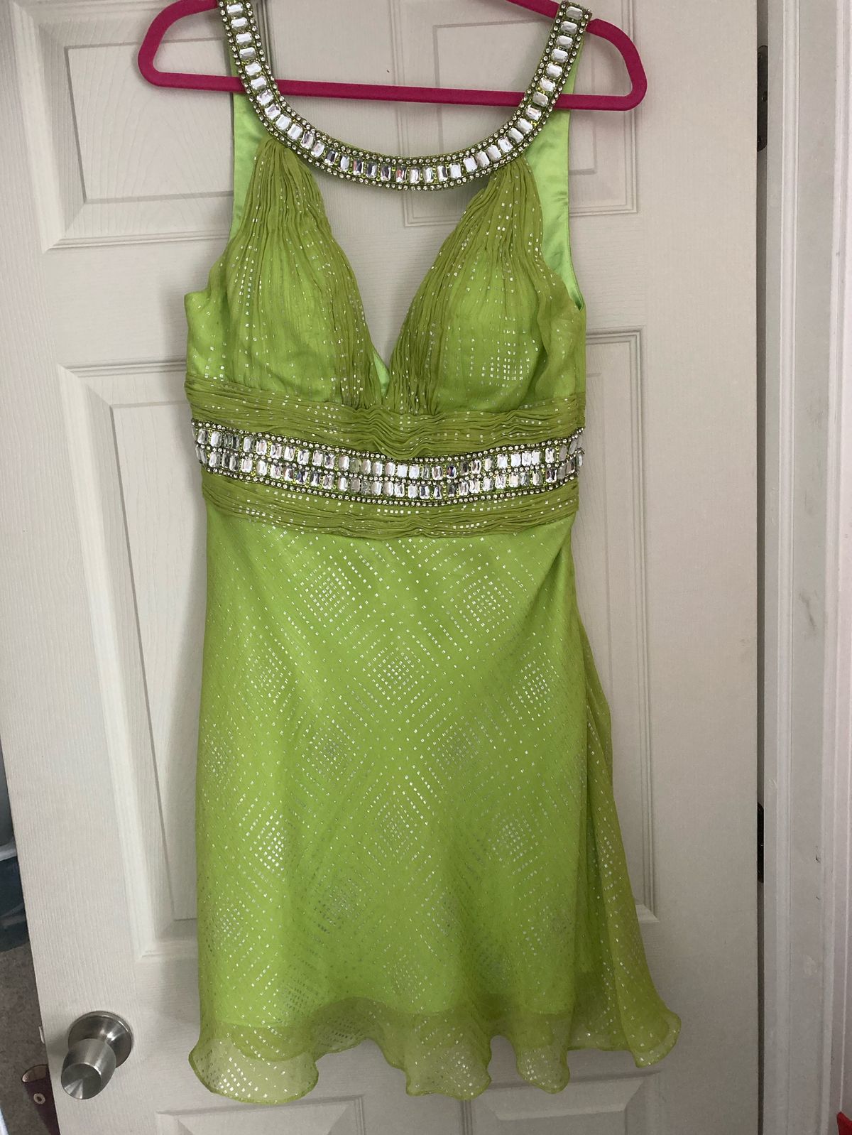 Terani Couture Size 12 Green Cocktail Dress on Queenly