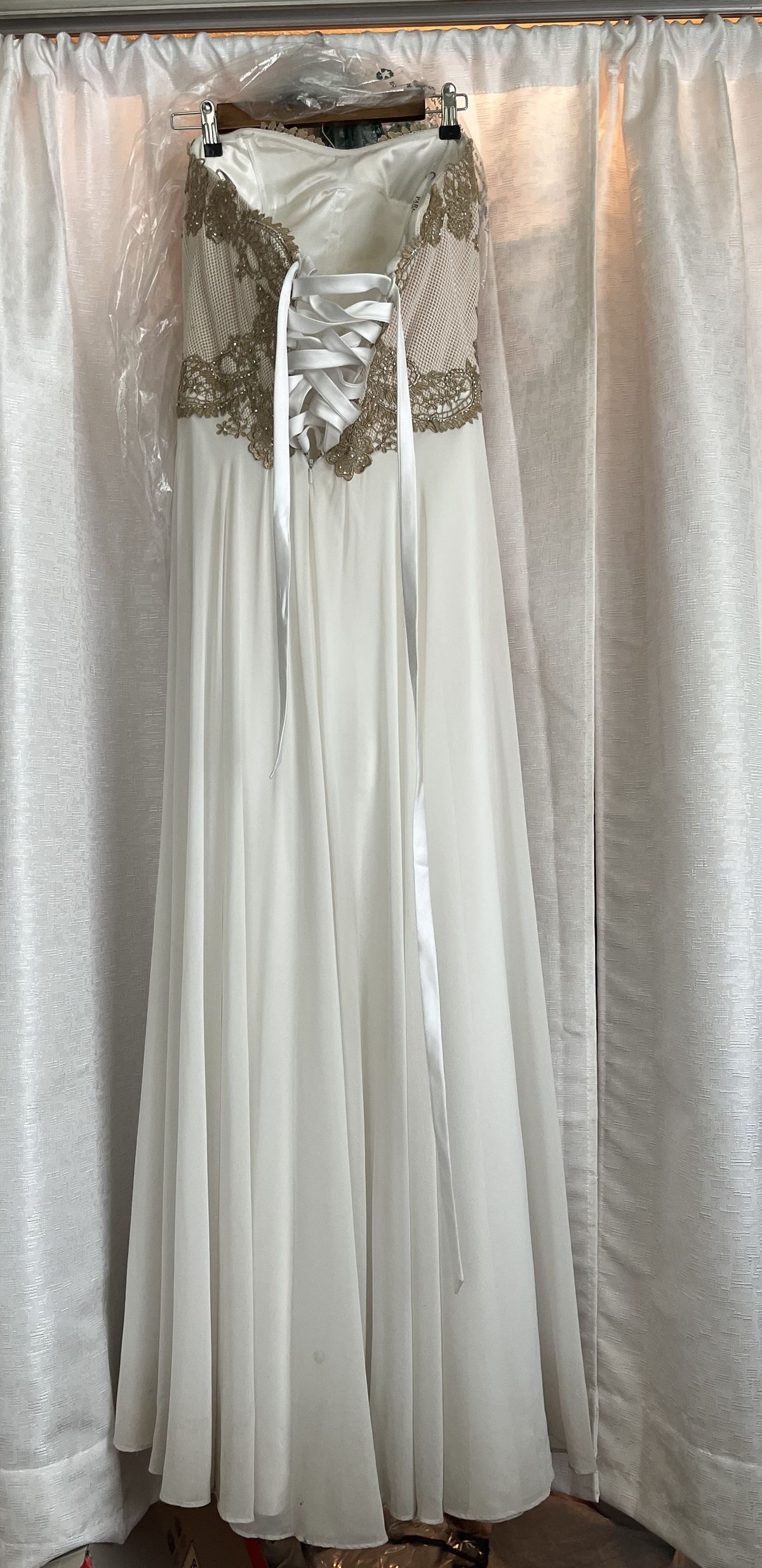 Size 4 Prom White Floor Length Maxi on Queenly