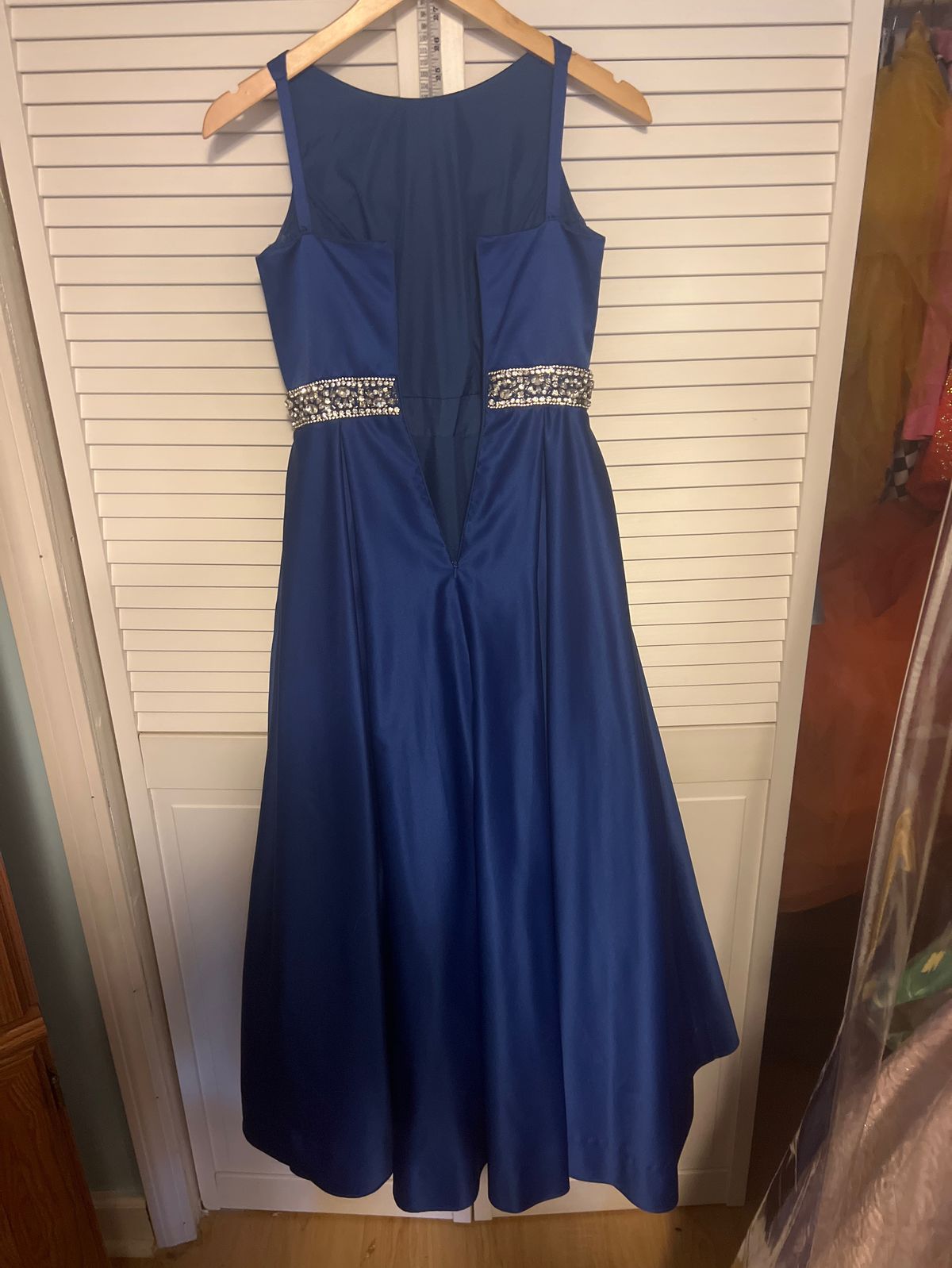 Size 2 Prom Blue A-line Dress on Queenly