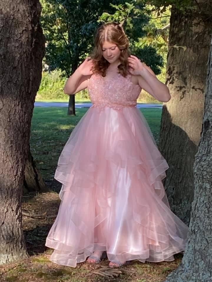 Size M Prom Pink Ball Gown on Queenly