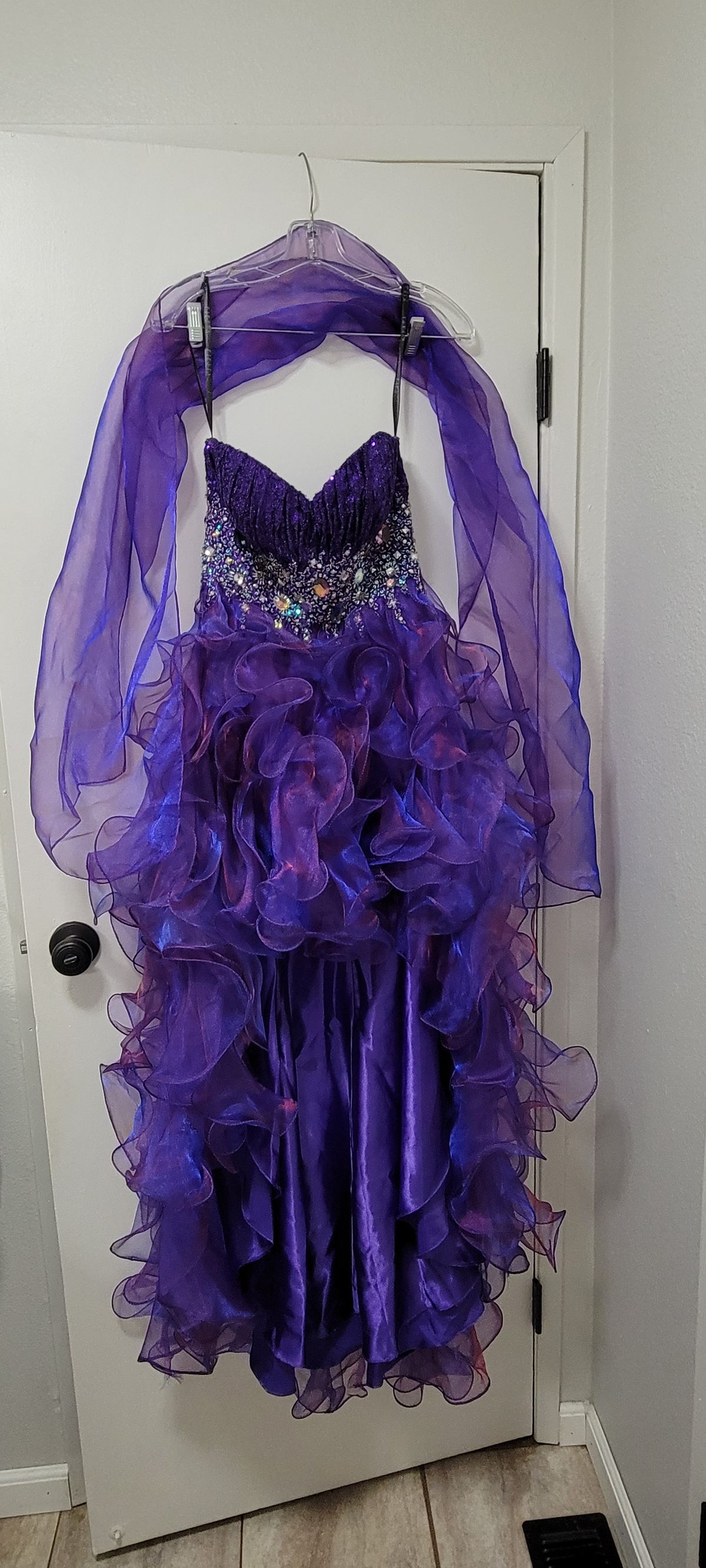 Size 2 Lace Purple Ball Gown on Queenly