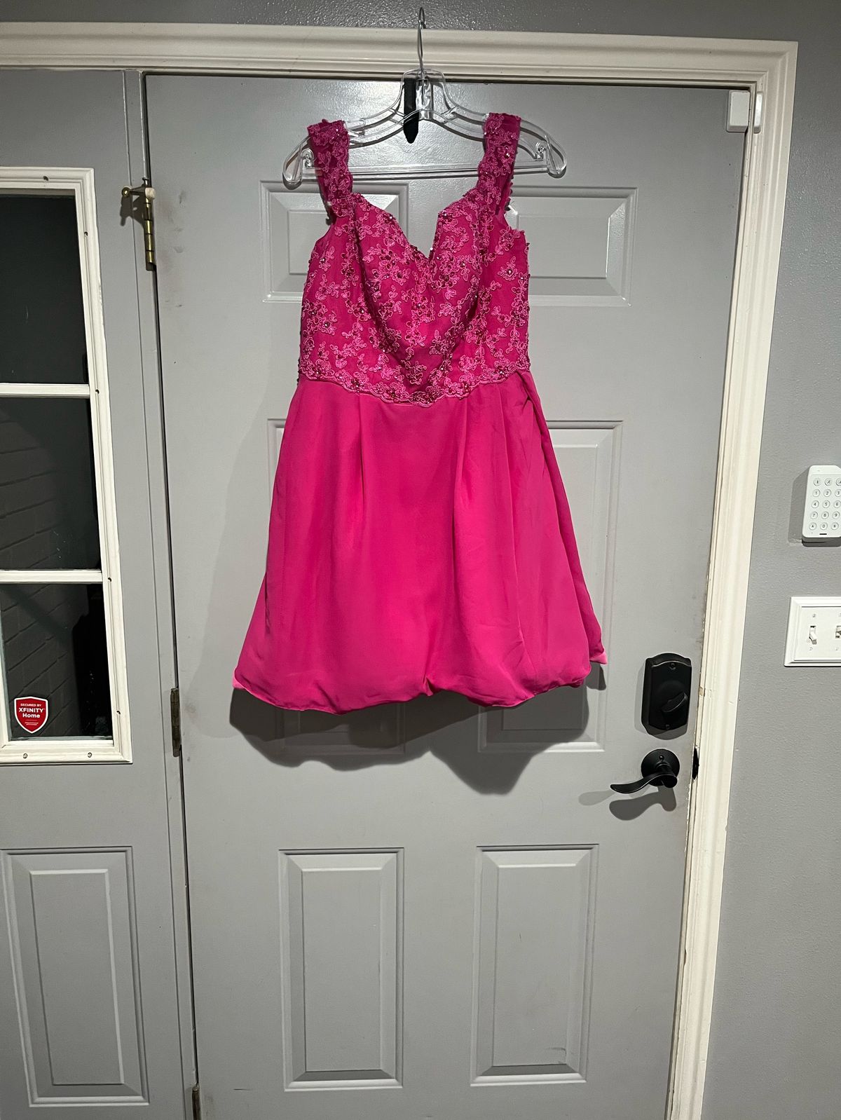 Size 8 Prom Pink Cocktail Dress on Queenly
