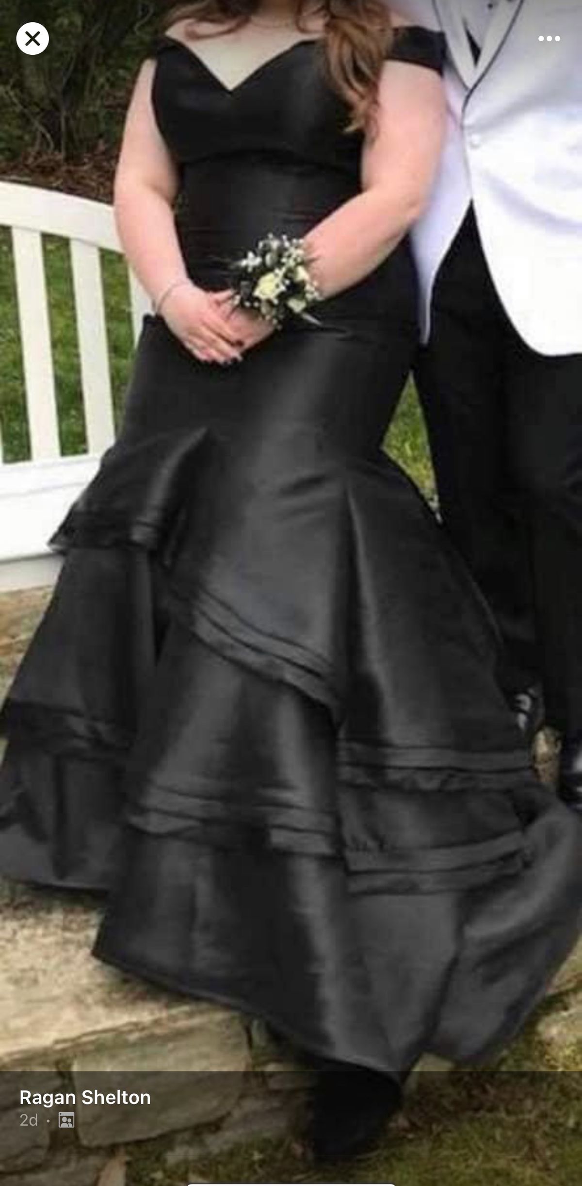 Plus Size 18 Prom Black Dress With Train on Queenly