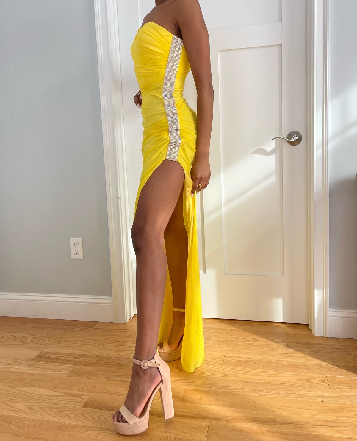Size 0 Yellow Side Slit Dress on Queenly