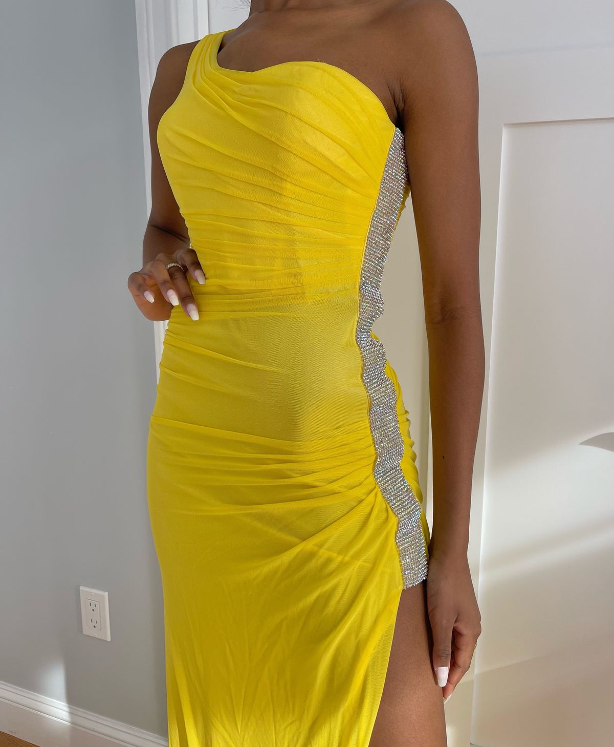 Size 0 Yellow Side Slit Dress on Queenly