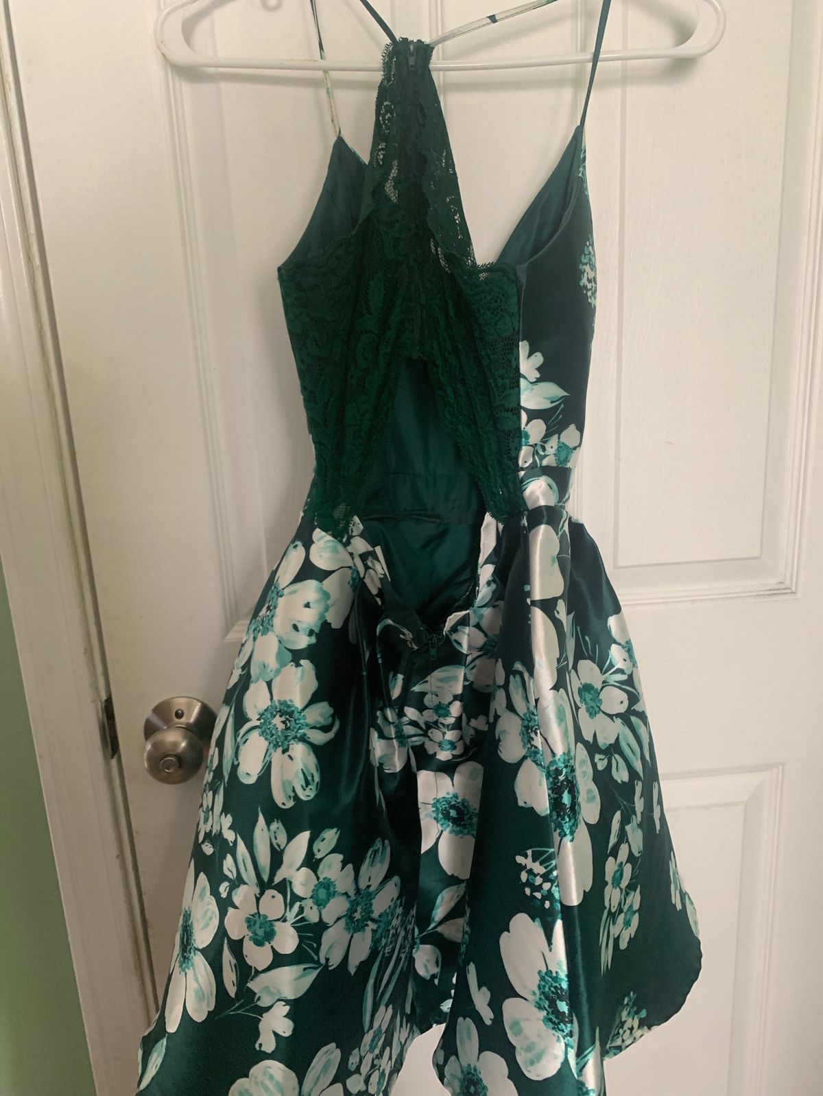 B. Darlin Size 4 Prom Green Cocktail Dress on Queenly