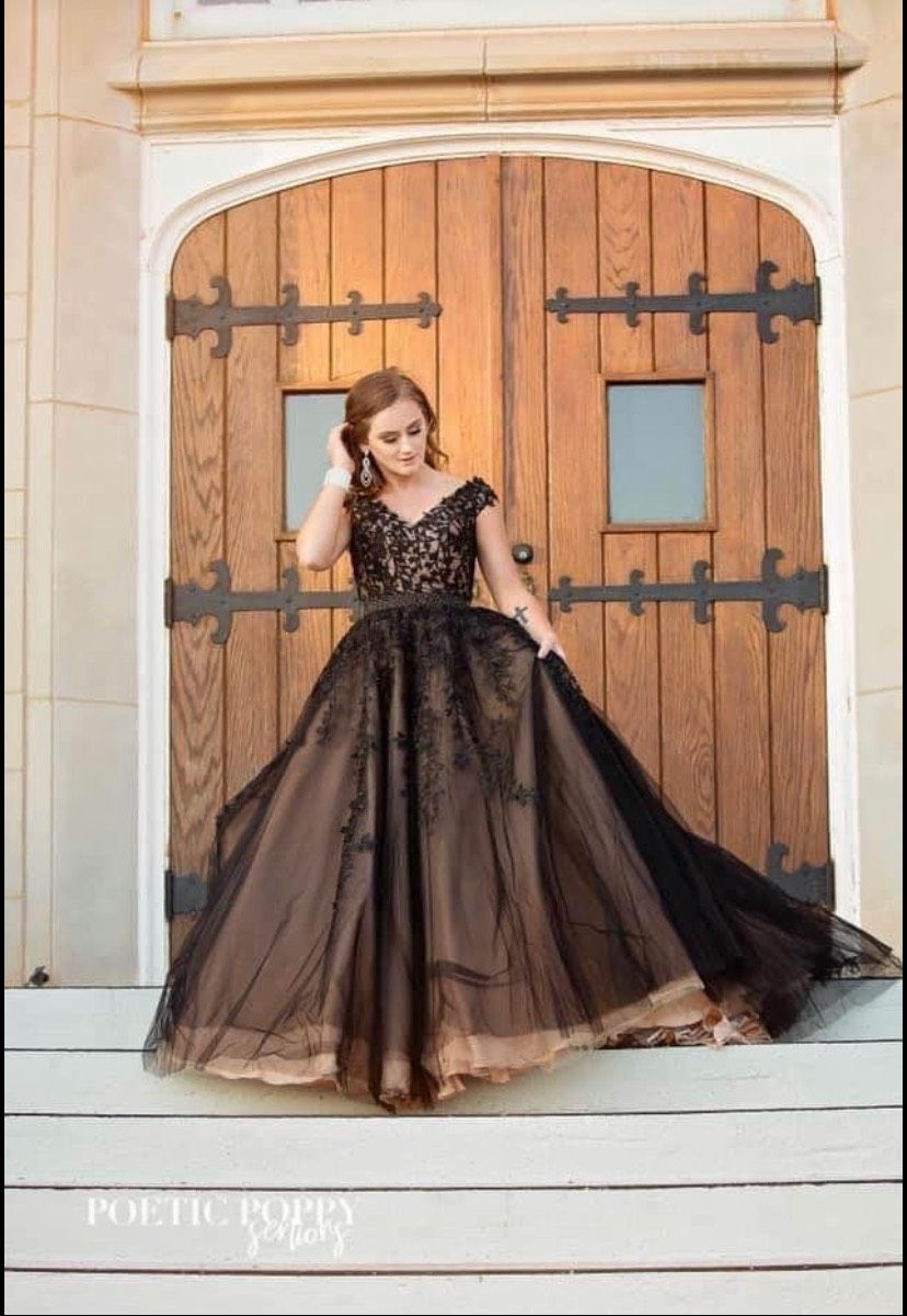 Sherri Hill Size 2 Prom Lace Black Ball Gown on Queenly