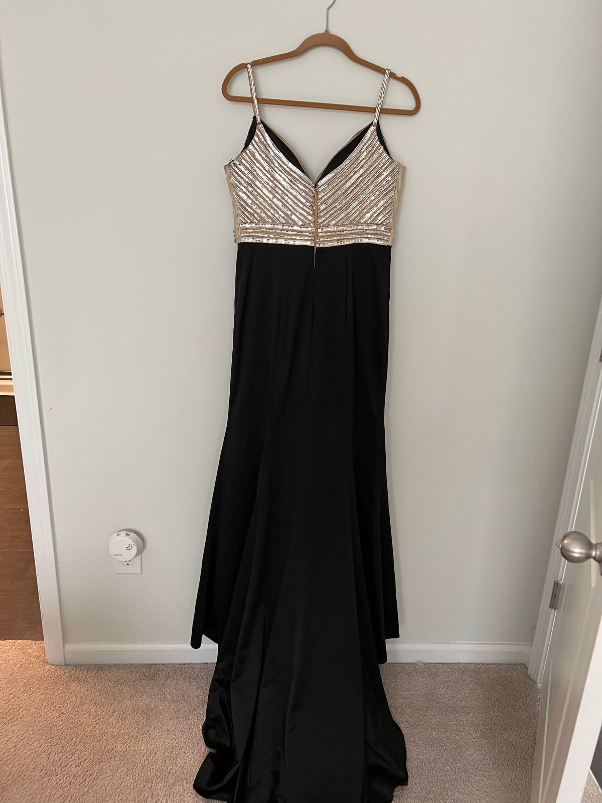 La Femme Size 10 Prom Black Mermaid Dress on Queenly