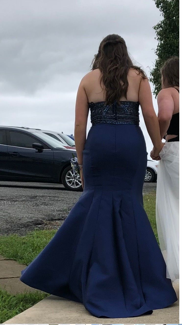 Size 10 Prom Blue Mermaid Dress on Queenly