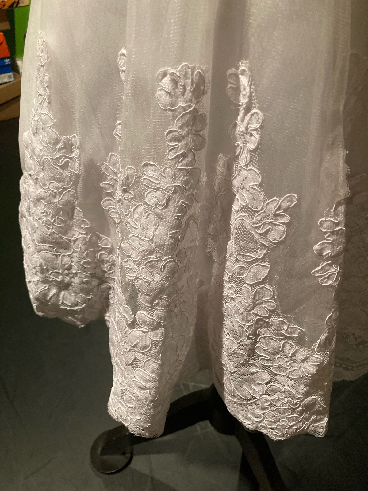 Size 4 Prom Lace White A-line Dress on Queenly