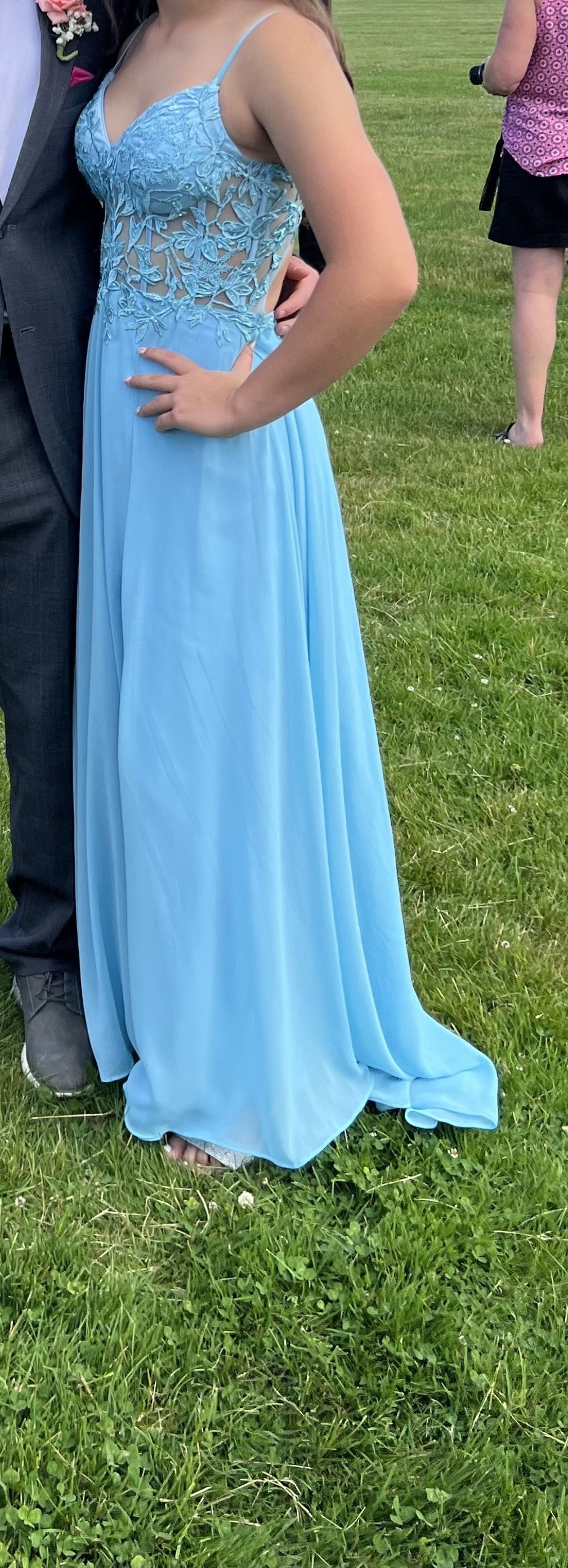 Dave and Johnny Size 0 Prom Blue A-line Dress on Queenly