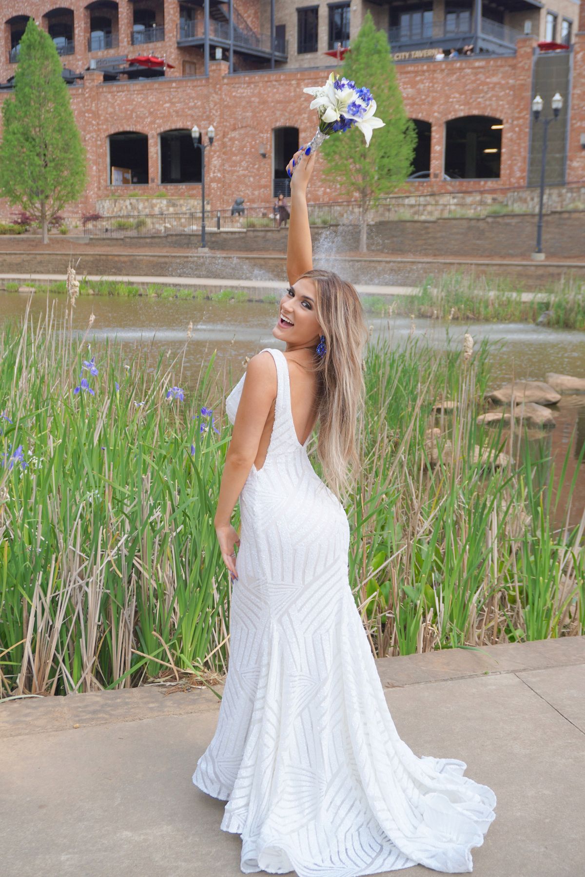 Jovani Size 2 Wedding Plunge White Mermaid Dress on Queenly