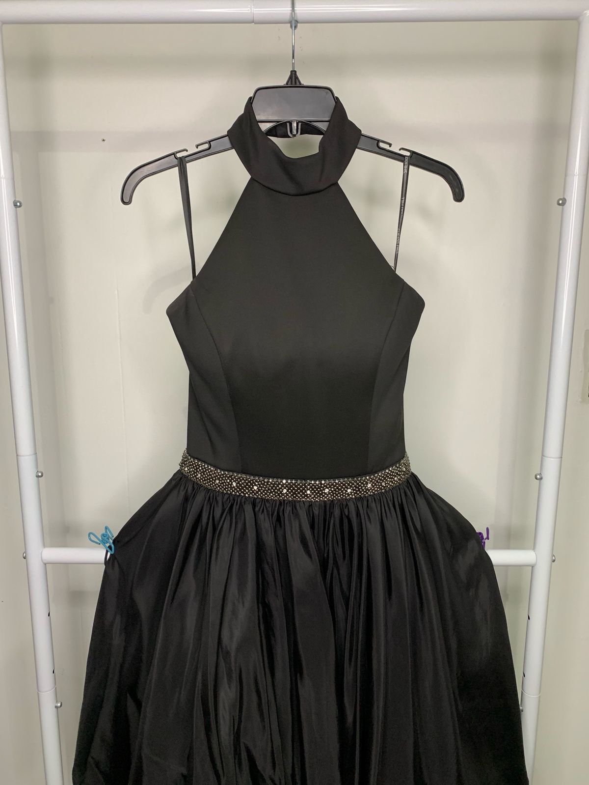 Sherri Hill Size 4 Prom High Neck Black Cocktail Dress on Queenly