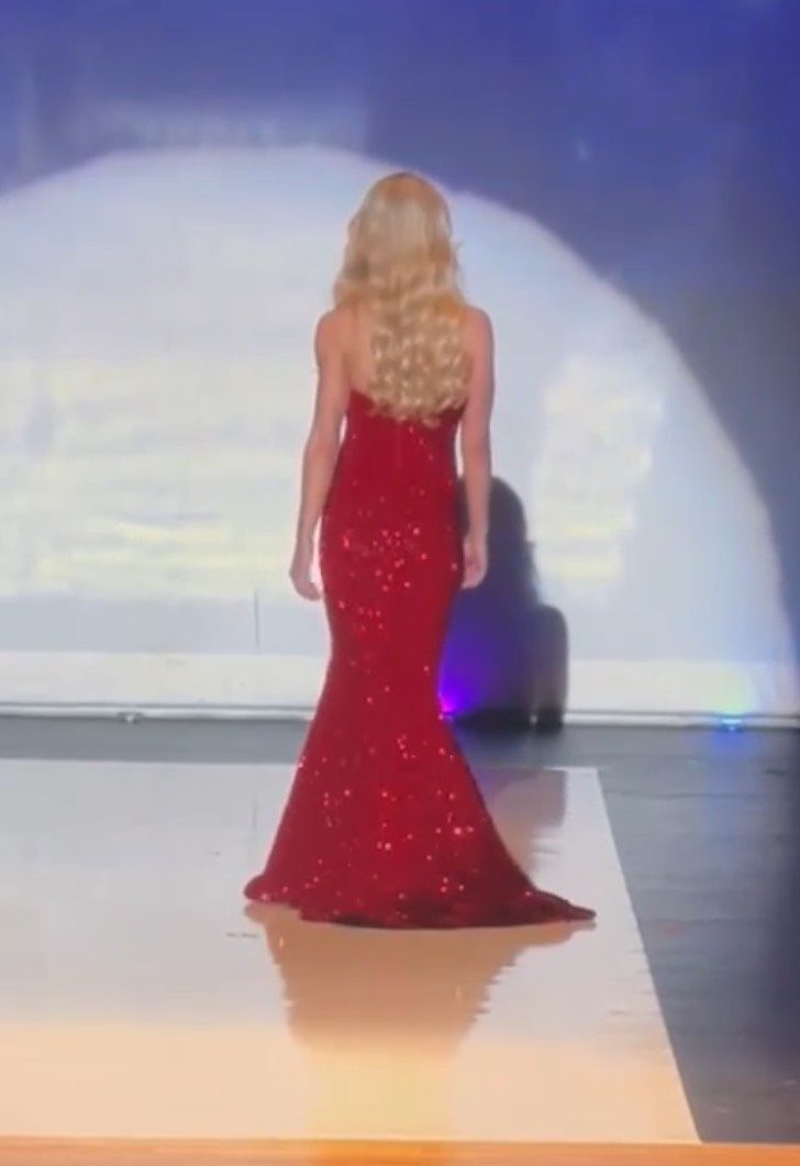 Portia and Scarlett Size 4 Pageant Red Side Slit Dress on Queenly