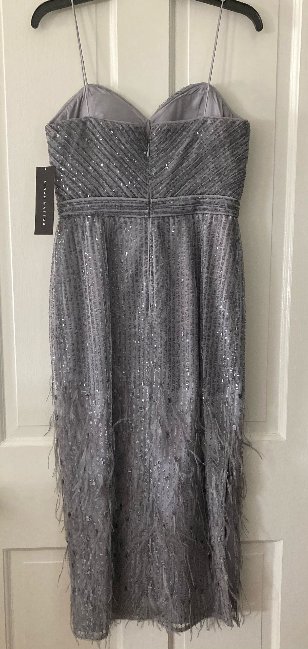 Aidan Mattox Size 4 Silver Cocktail Dress on Queenly