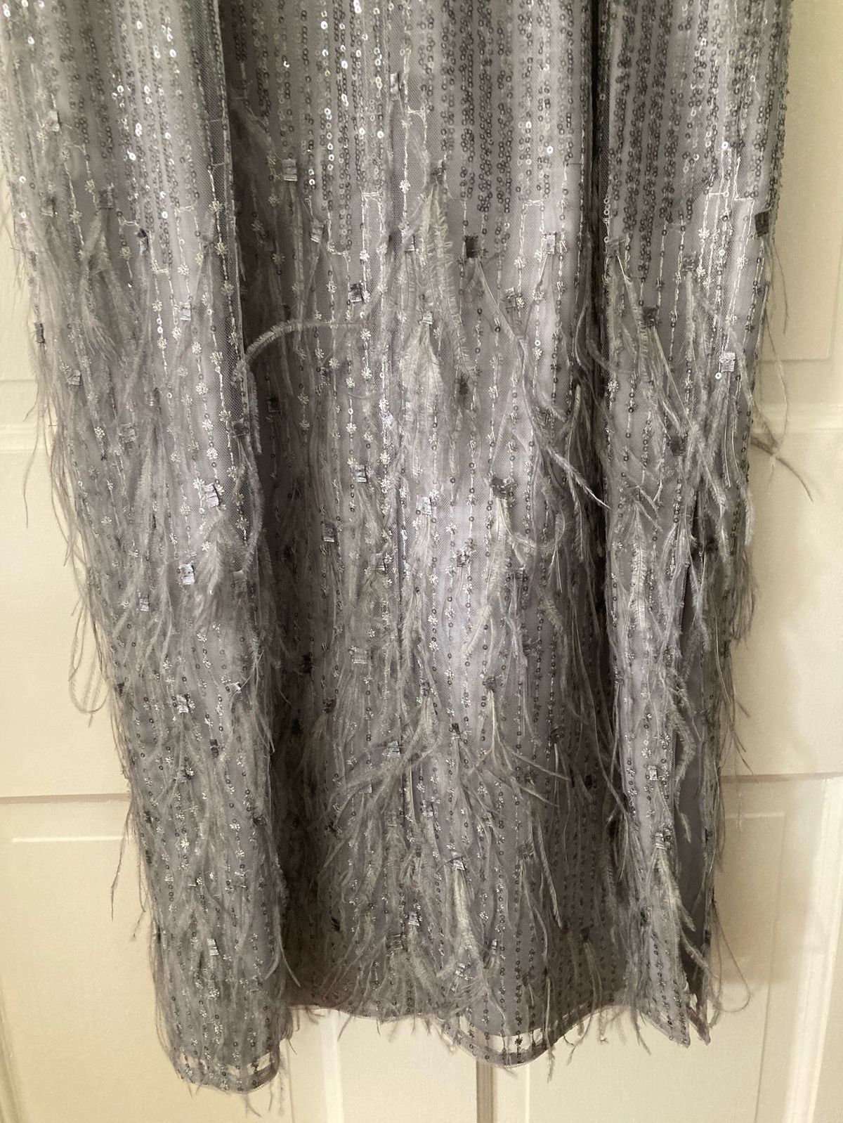 Aidan Mattox Size 4 Silver Cocktail Dress on Queenly
