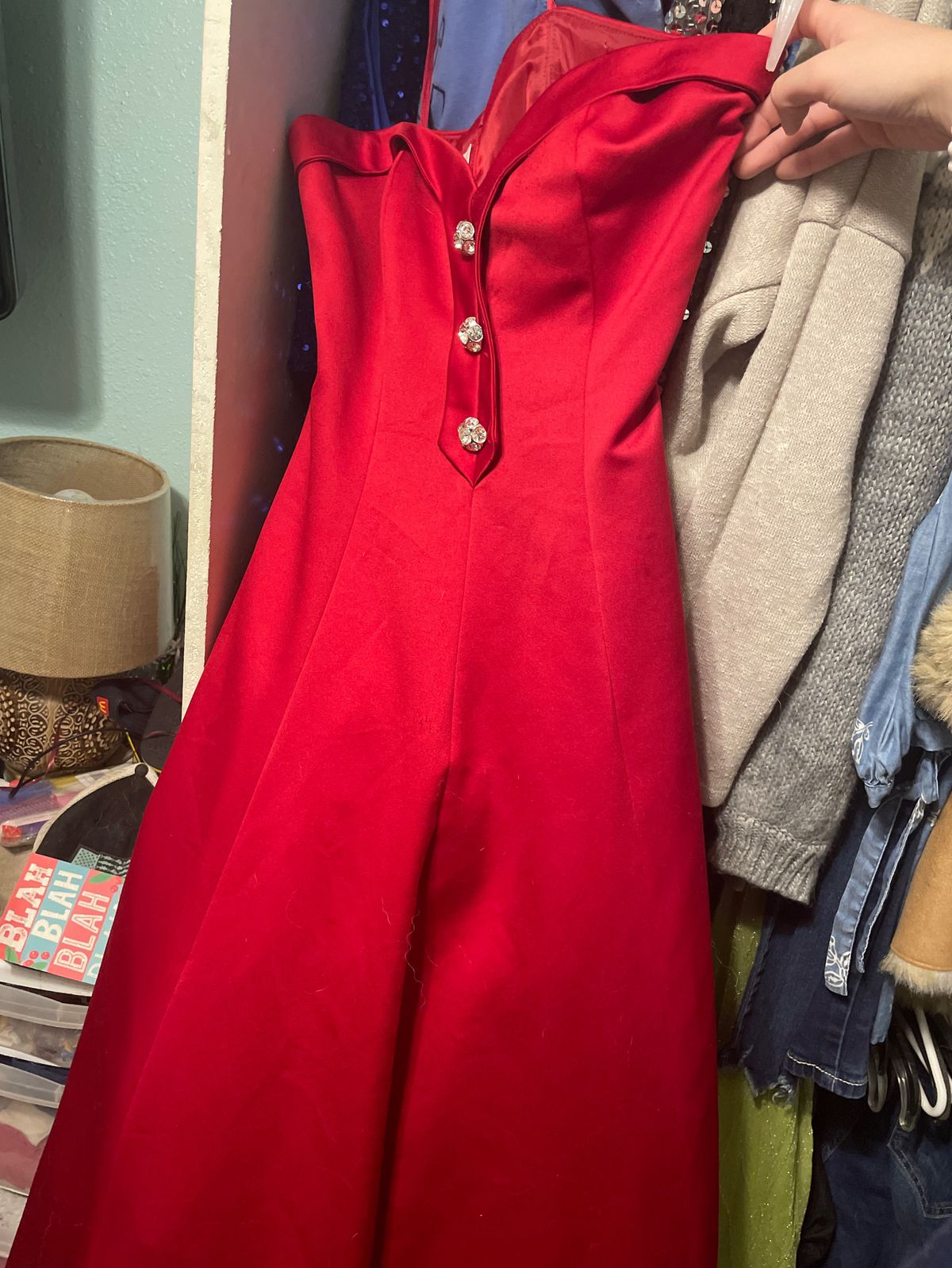 Cache Size 8 Prom Red Dress With Train on Queenly