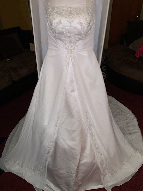 David's Bridal Size 8 Wedding White Ball Gown on Queenly