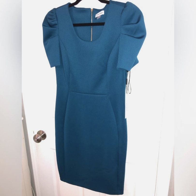Calvin Klein Size 4 Prom Blue Cocktail Dress on Queenly