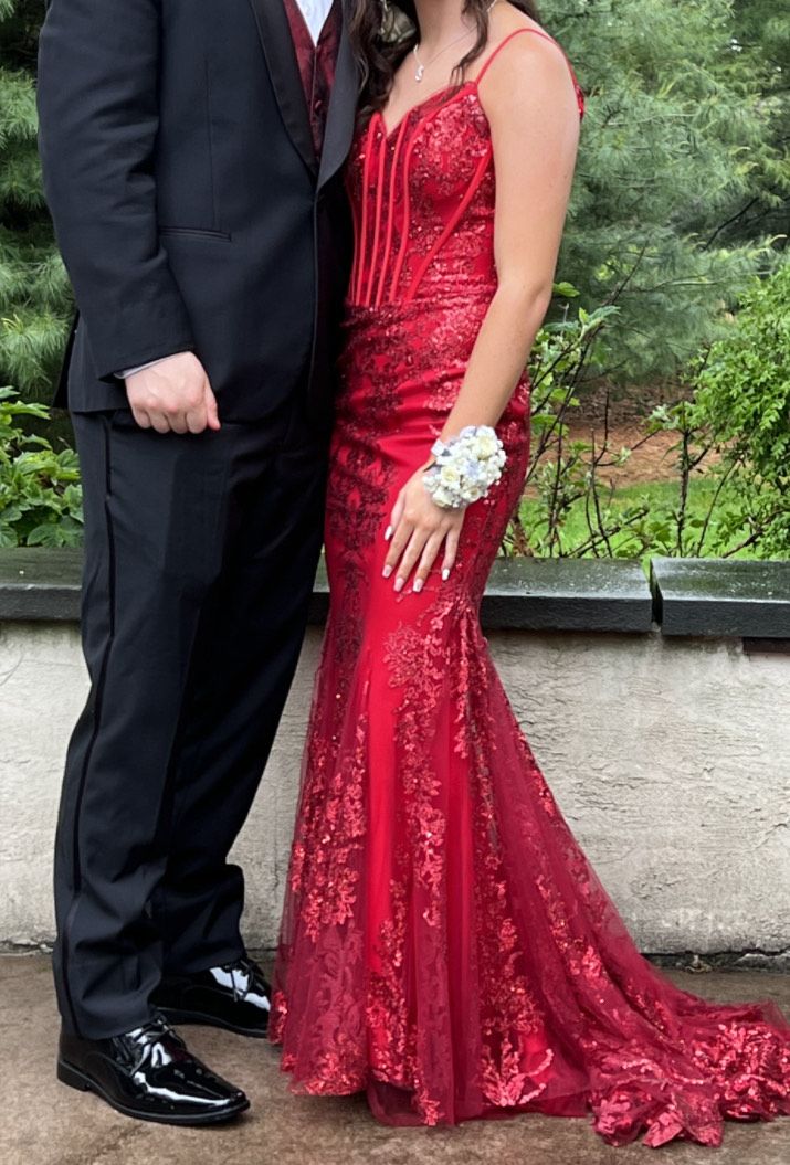 Stella Couture Size 2 Prom Red Dress With Train on Queenly