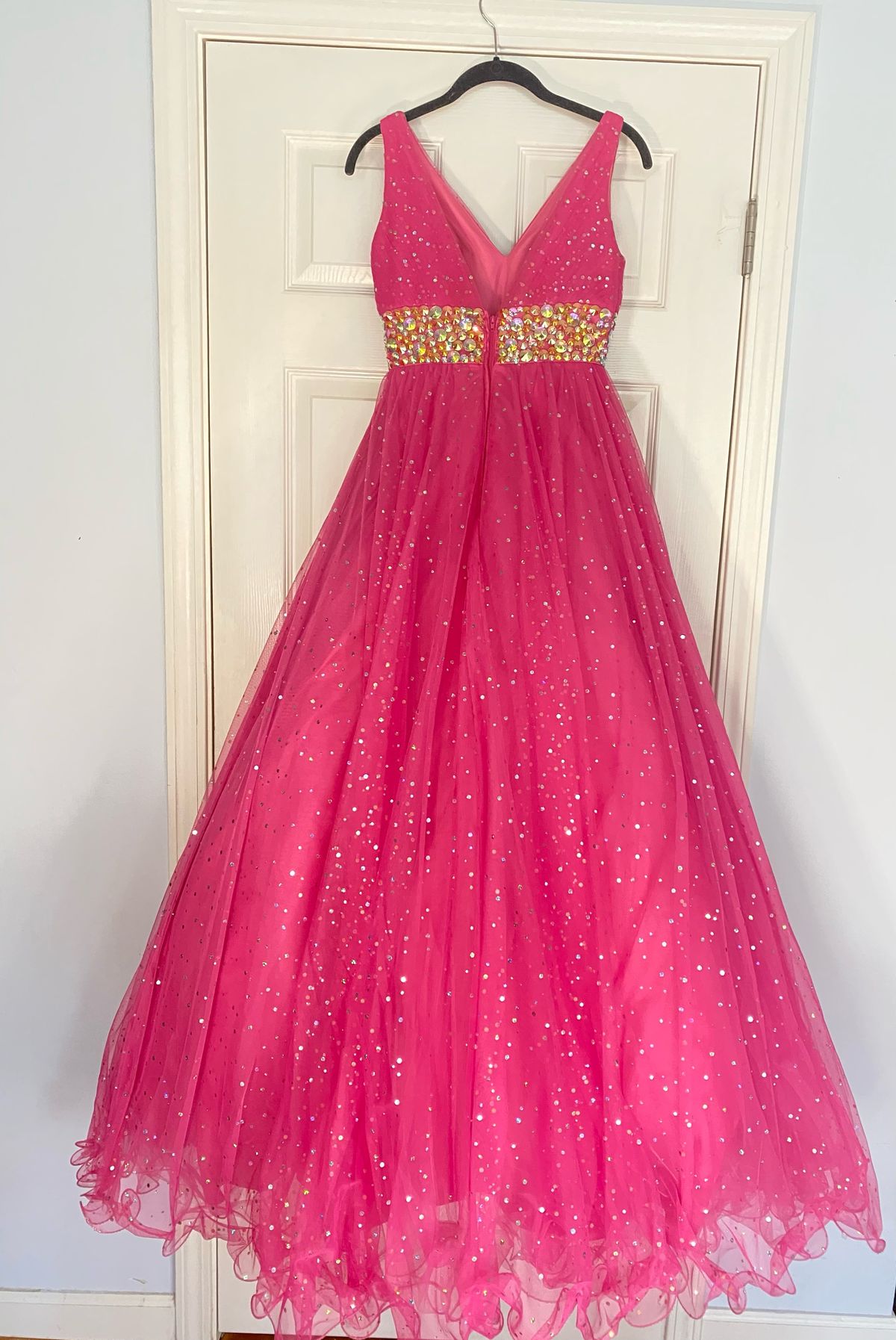 Size 2 Prom Pink Ball Gown on Queenly