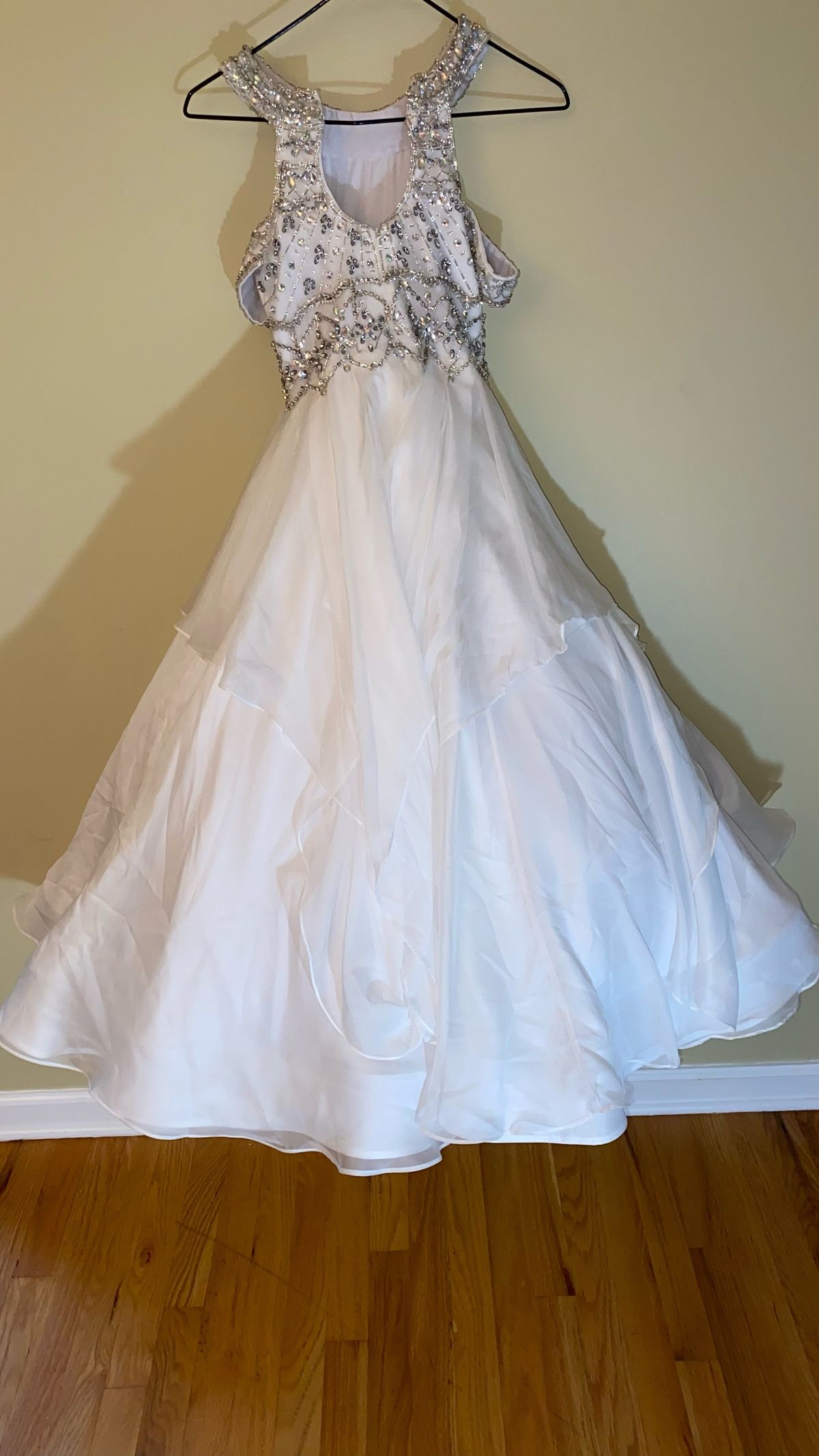 Rachel Allan Girls Size 6 Cap Sleeve Sequined White Ball Gown on Queenly