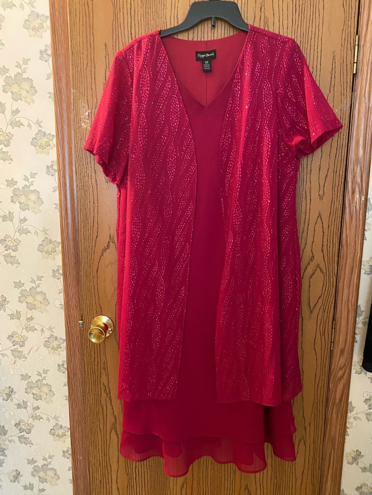 Plus Size 16 Prom Red Cocktail Dress on Queenly