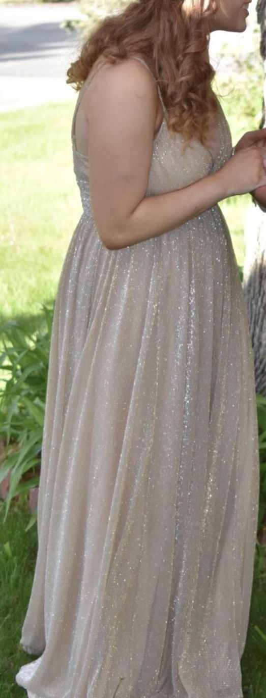 Size M Prom Plunge Gold Floor Length Maxi on Queenly
