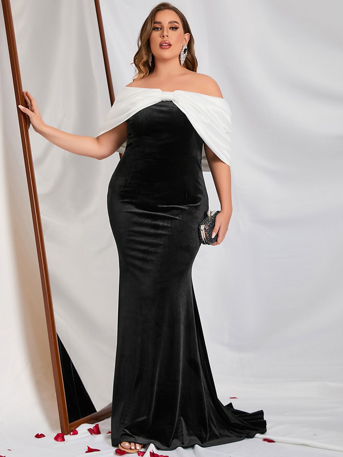 Style FSWD0483P Faeriesty Size 1X Prom Off The Shoulder Velvet Black Floor Length Maxi on Queenly