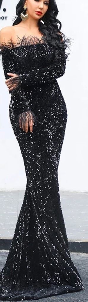 Size M Prom Black Cocktail Dress on Queenly