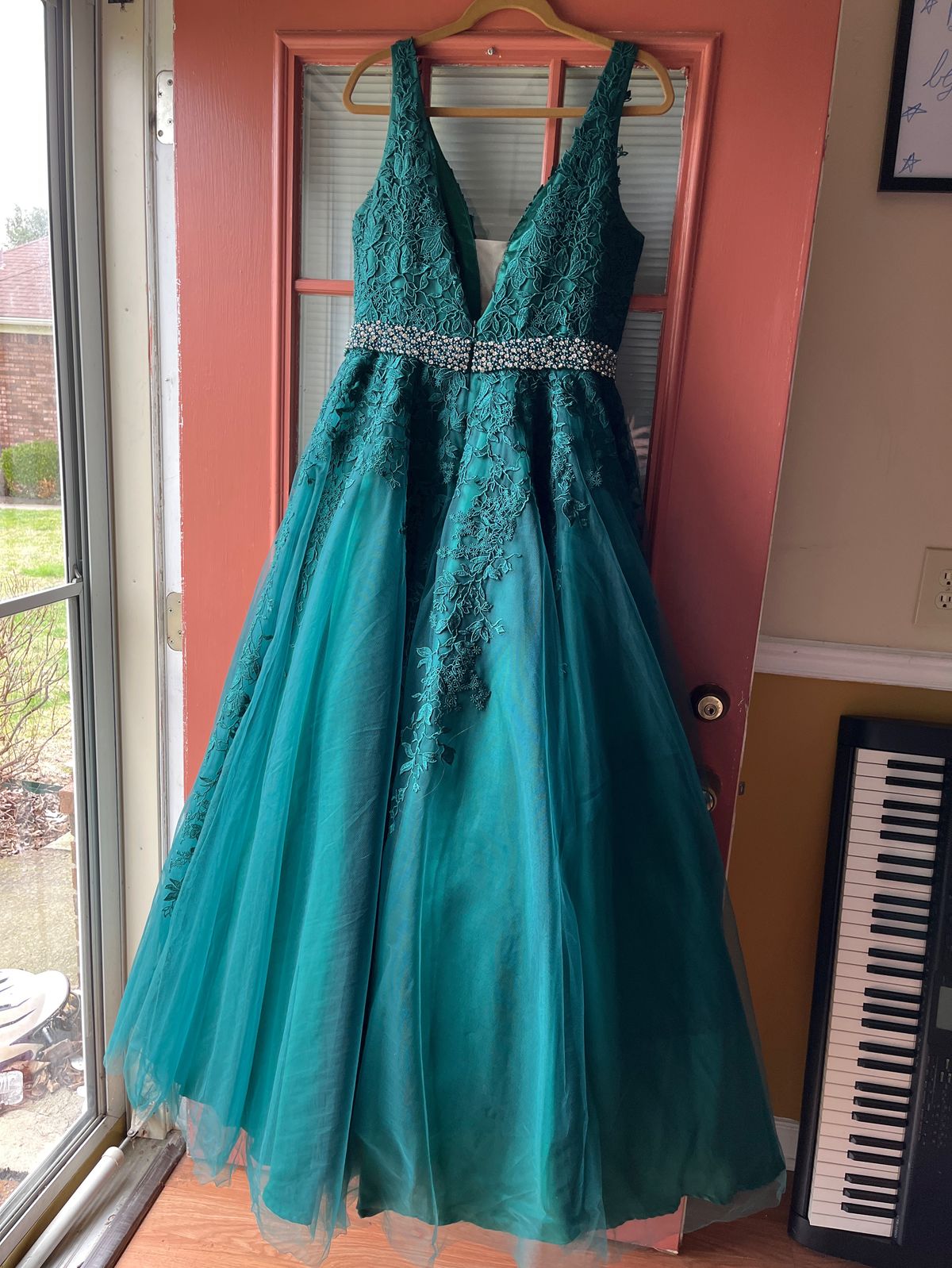 Jovani Size 14 Prom Plunge Lace Emerald Green Ball Gown on Queenly