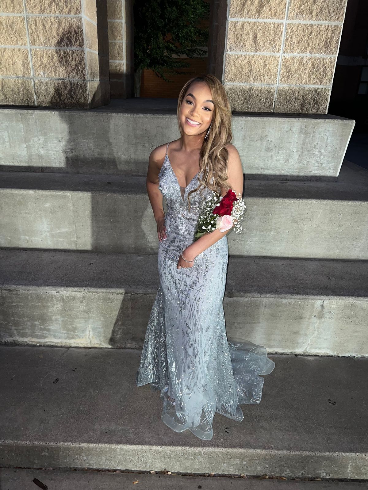 Size 4 Prom Silver Cocktail Dress on Queenly