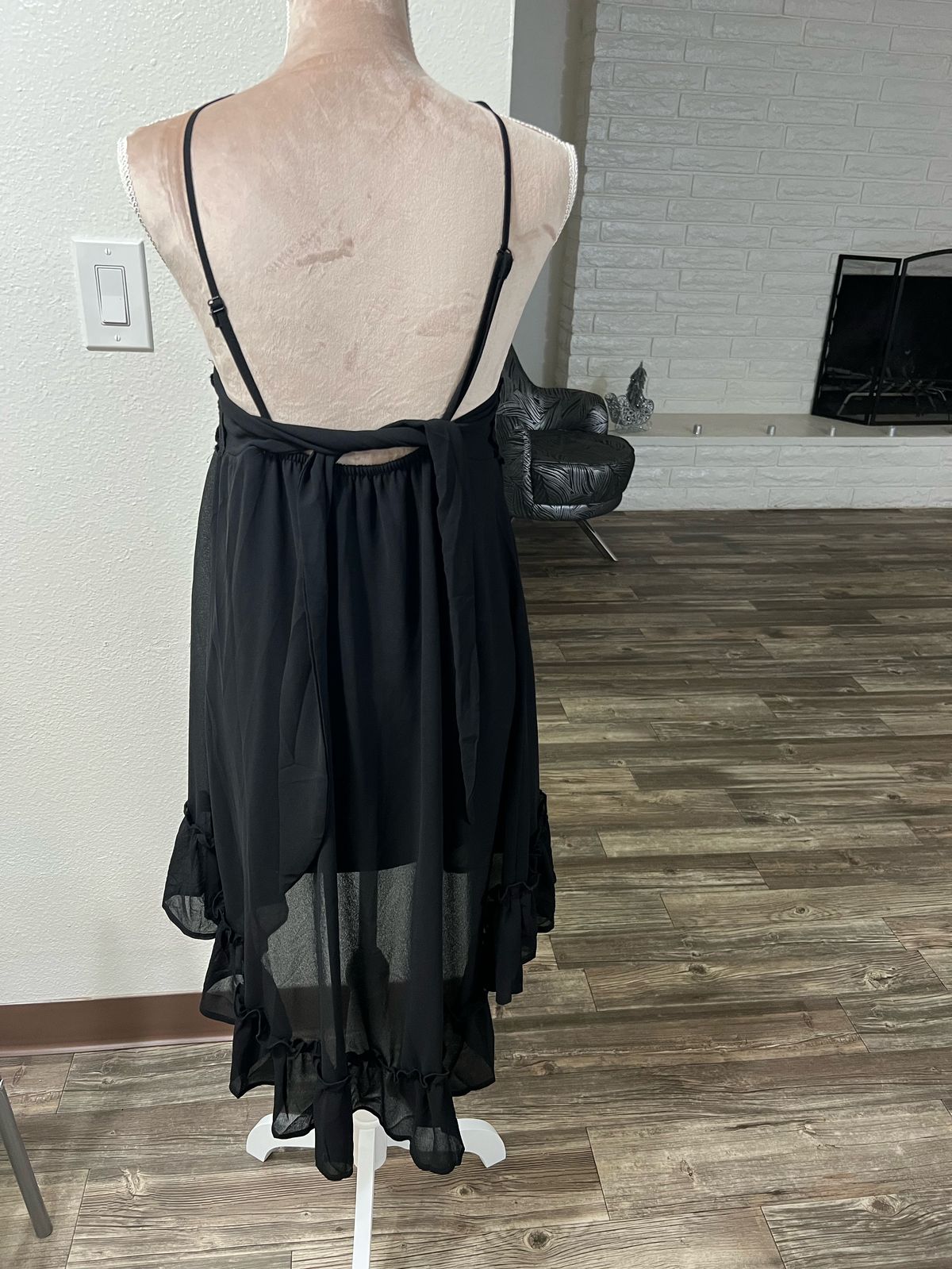 Size L Black Cocktail Dress on Queenly