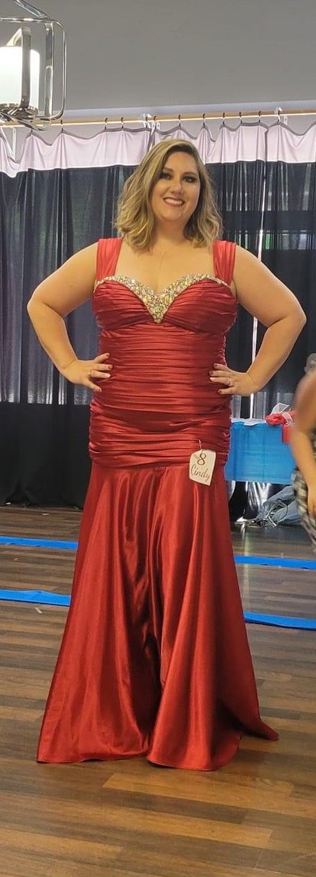 Cindy Size 2X Prom Red Ball Gown on Queenly