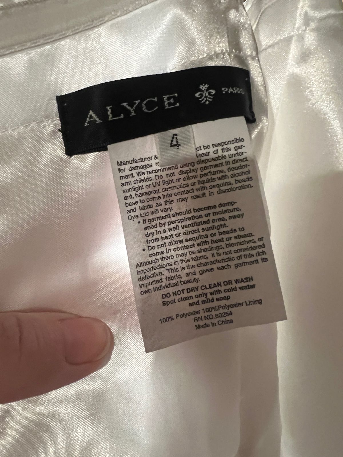 Alyce Paris Size 4 White Floor Length Maxi on Queenly