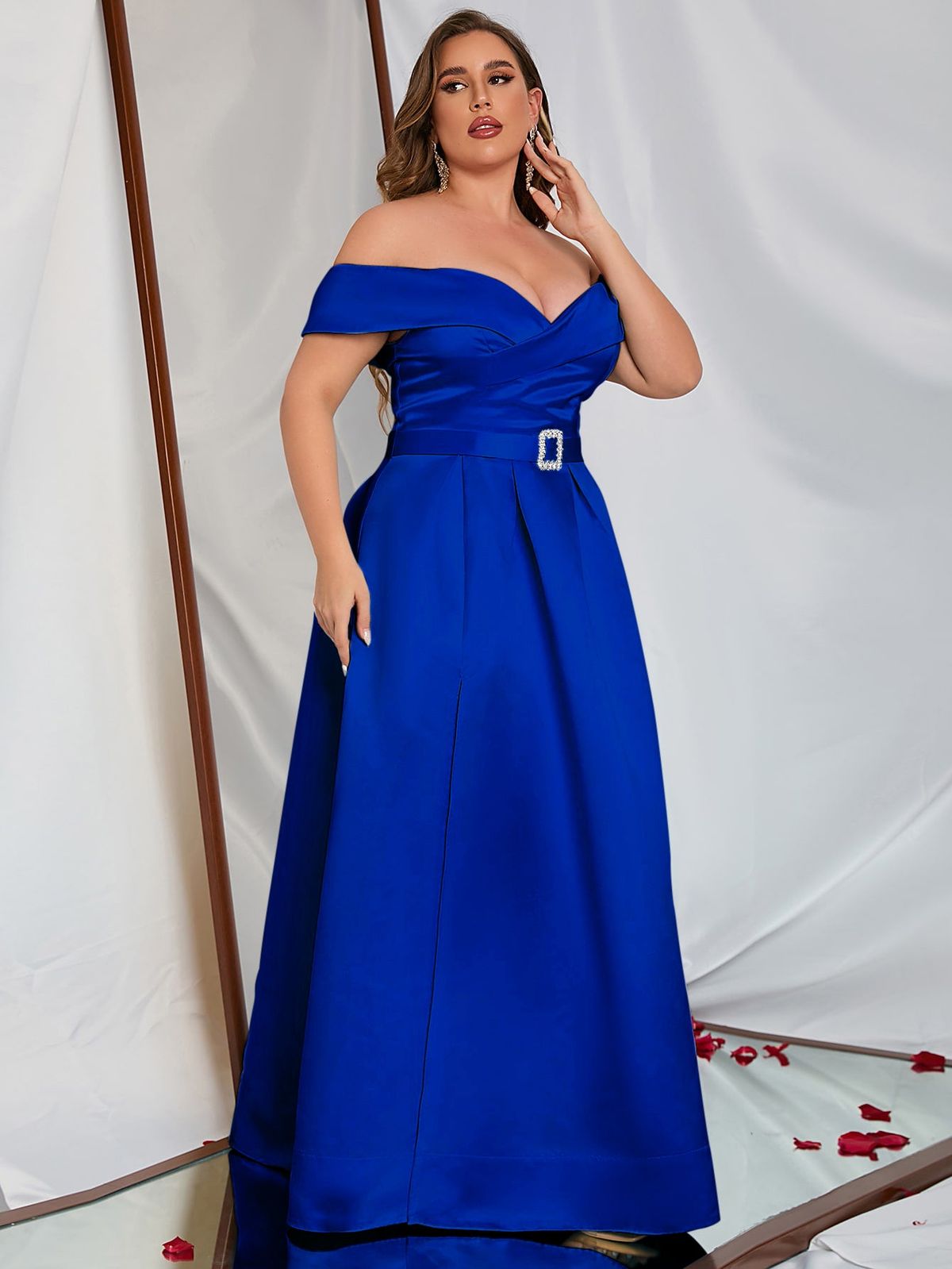Style FSWD0195P Faeriesty Size 1X Prom Off The Shoulder Satin Royal Blue Ball Gown on Queenly
