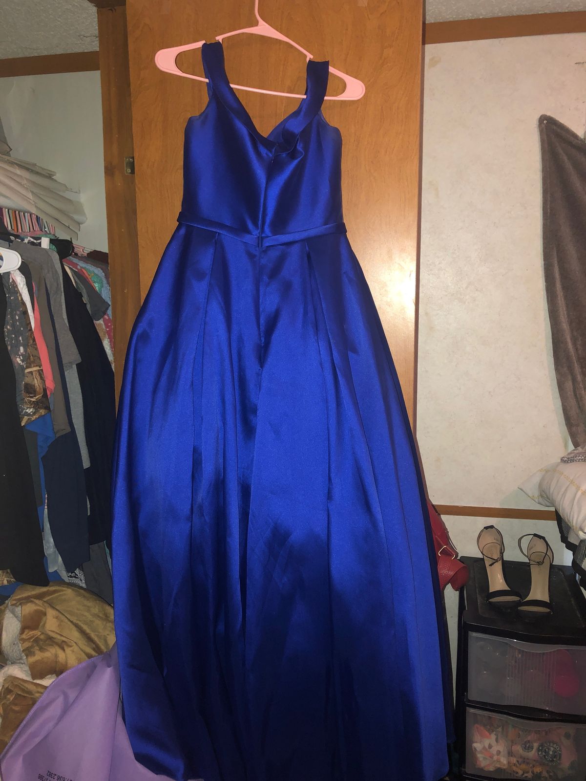Size 8 Prom Off The Shoulder Royal Blue Dress With Train on Queenly